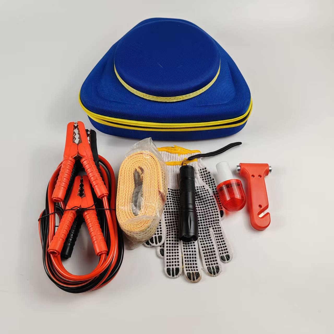 Qu'est-ce que la trousse de premiers soins Road Cone
