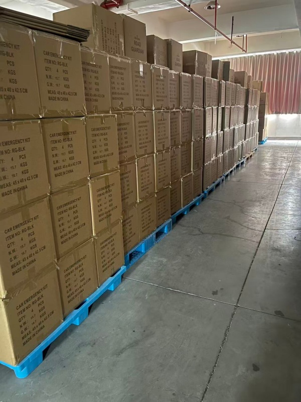 Yiwu Kebon Healthcare produit avec succès un nouveau lot de kits d'urgence